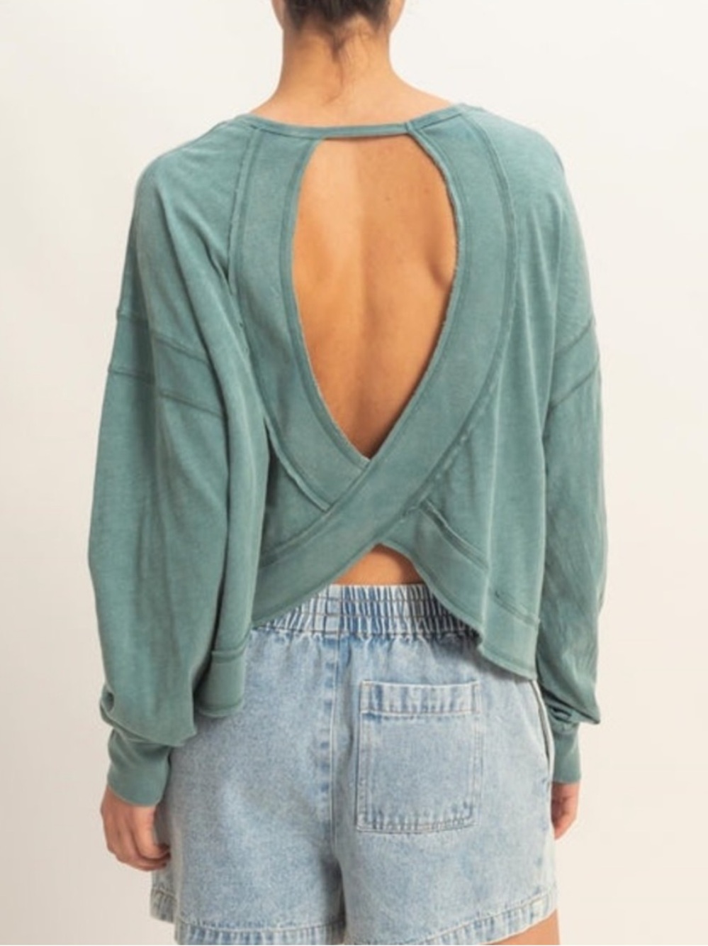 Sundry Sage Cropped Long-Sleeve Sweatshirt with open back NWT SIZE SMALL